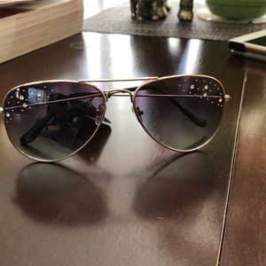 ✨HP✨Aviators With Rhinestone Studded Lens